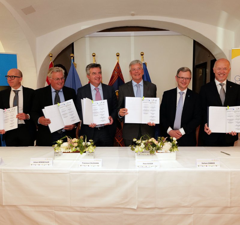 Firma dell'accordo GECT-GAL HEurOpen e Dolomiti Live