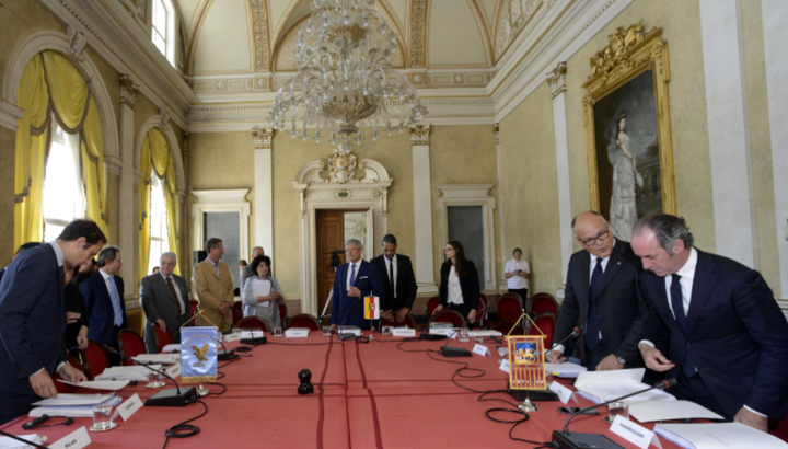 L’Assemblea riunita insieme al Direttore e al Collegio dei revisori dei conti.