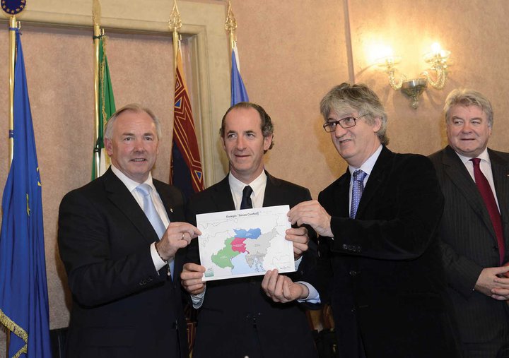 Venezia, 27 Novembre 2012 Firmato lo Statuto e l'Atto costitutivo del GECT Euregio Senza Confini